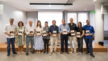 Varios de los participantes en la presentación del número 160 de la revista Río Arga.