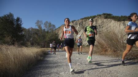Verdeliss, la atleta navarra Estefanía Unzu Ripoll, durante el Azkotrail disputado en Peralta