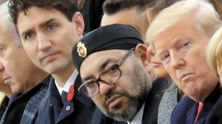 El rey de Marruecos, Mohamed VI, y el presidente de EE UU, Donald Trump, en un acto en París en 2018