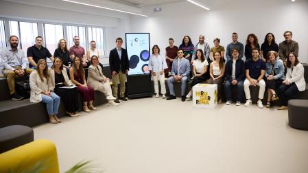 El consejero Irujo junto a representantes de los proyectos elegidos en la primera convocatoria de 'European Circular Innovation Valley'