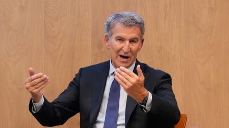 El presidente del PP, Alberto Núñez Feijóo, interviene en un encuentro con representantes empresariales en Terrassa