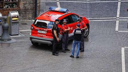 Fotos del dispositivo policial por un supuesto atrincheramiento en el Casco Antiguo