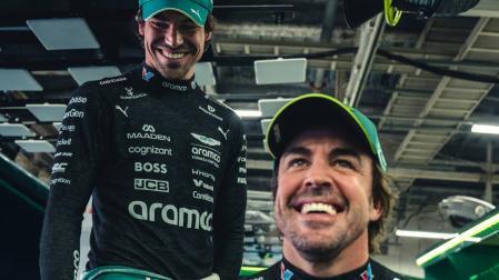 l piloto español Fernando Alonso (d), dos veces campeón del mundo, y el canadiense Lance Stroll (i) seguirán en el equipo Aston Martin en 2027 tras la ampliación de sus contratos, según confirmó este martes la escudería