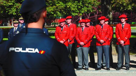 Mandos de Policía Foral, en el acto por la Festividad de la Policía Nacional en 2025