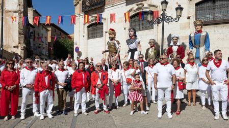 Procesión en honor al patrón San Miguel en fiestas de Corella