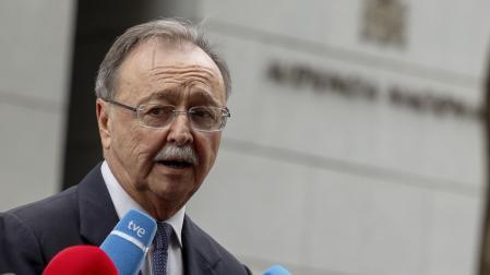 El presidente de Ceuta, Juan Jesús Vivas, atiende a los medios a su salida de la Audiencia Nacional en Madrid