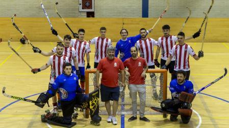 A: Jesús Caso F: 18.06.2021 P: L: Pamplona T: Hockey sobre patines. Rochapea. El UDC Rochapea, con algunas ausencias, en el entrenamiento de ayer antes de viajar hoy a Galicia.