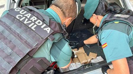 La Guardia Civil ha detenido a dos personas con más de seis kilos de hachís en Tafalla