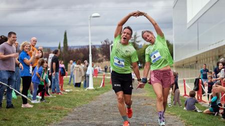 Fotos de la V Carrera por parejas 'Cada oveja con su pareja' en Zizur con la participación de 400 corredores