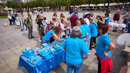 Acto por el Día Europeo del Autismo en la Plaza del Castillo de Pamplona