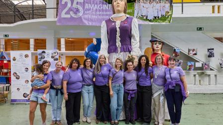 Integrantes de Amagintza, en la fiesta celebrada este domingo en la antigua estación de autobuses de Pamplona