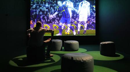 La sala de minicine de 'Iniesta experience: El Juego Interior'