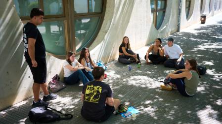 Estudiantes de la Universidad Pública de Navarra (UPNA), el primer día de clase, el pasado 2 de septiembre.