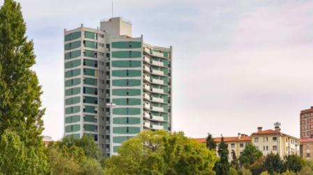 Torre de Monasterio de Fitero 34, en el barrio de San Juan