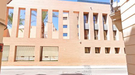 Exterior de los juzgados de Orihuela