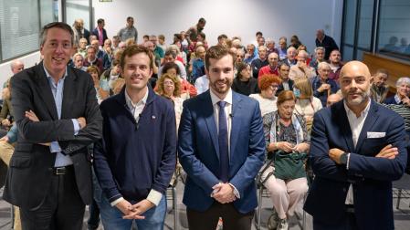 Desde la izquierda: Carlos Andreu, Javier Larequi, David Garciandía e Iñigo González, antes de la conversación en Civivox Iturrama.