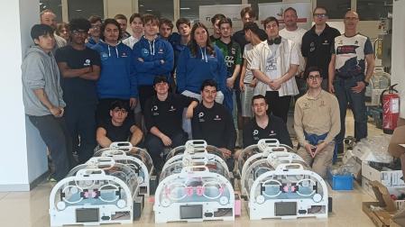 Alumnos y profesores de Salesianos Pamplona involucrados en el proyecto Incubadoras para la Vida'
