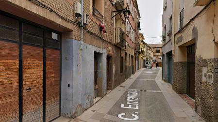 Portal 43 de la calle Enramada de Calahorra donde se produjo el incendio
