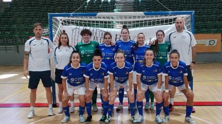 La plantilla del Txantrea posa tras el final del encuentro frente al Segosala, que concluyó con empate a uno