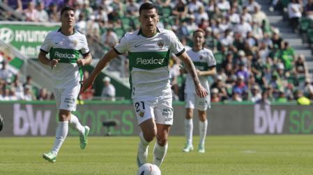 El delantero del Elche Lucas Cepeda durante el encuentro ante el Celta de Vigo