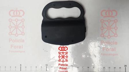 Arma incautada al detenido en Villava