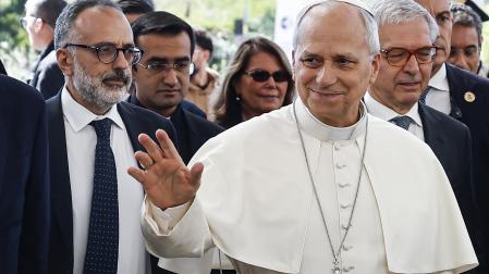 El papa León XIV, a su llegada este martes al Hospital Gemelli de Roma para su ingreso