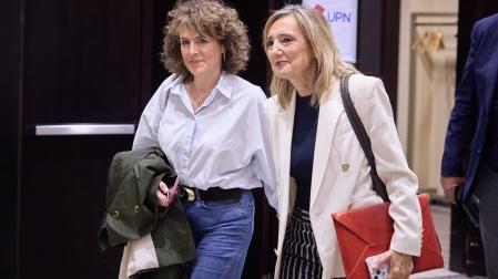 La secretaria general de UPN y su presidenta, Cristina Sota y Cristina Ibarrola, entrando en la reunión del Consejo Político que se ha reunido esta tarde en el hotel NH Pamplona Iruña Park
