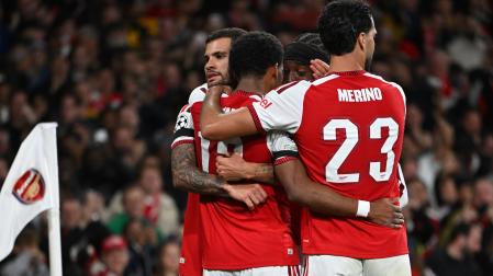 Mikel Merino celebra uno de los goles del Arsenal contra el Lille