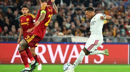 Kylian Mbappe arma la pierna para el chut que ponía el 1-1 en el marcador