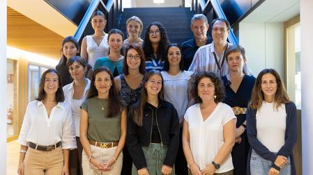 Investigadores del proyecto junto a profesores en la sesión informativa.