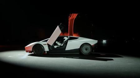 Tesla presenta un Roadster capaz de volar y acelerar de 0 a 100 en menos de un segundo