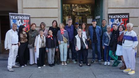 Presentación de 'Gran Casting' en la puerta del Teatro Gayarre