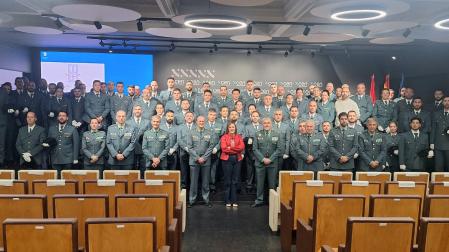 Foto de familia de los nuevos agentes incorporados
