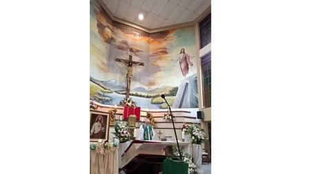 Un sacerdote muere en Ecuador tras caerle una cruz en una misa transmitida en directo