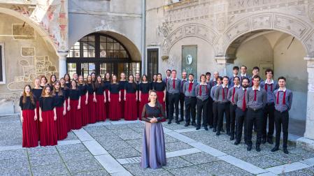 El Coro Académico Choir Tone Tomsic de Letonia.