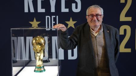 Inauguración de la exposición 'Reyes del mundo' con la Copa del Mundo en el Baluarte