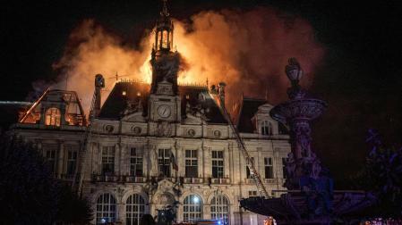 El Ayuntamiento de Limoges, en llamas este último fin de semana