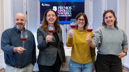 Nacho Calvo, Secretario General Asociación de Hostelería y Turismo de Navarra; Puy Trigueros, Gerente del Consejo Regulador de la Denominación de Origen Navarra; Beatriz Preciado, Directora de Emprendimiento, Cadena de Valor y Asistencia Técnica a la Administración de INTIA y Naroa Torvisco, técnica del departamento de Servicios Generales y Marketing de ANAPEH.