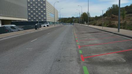 El entorno del estadio El Sadar lleva días pintado con la nueva regulación