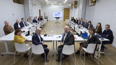 Asistentes a la reunión del Consejo Económico y Social de Navarra