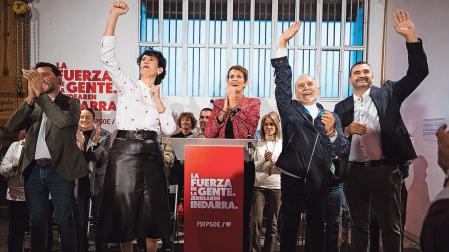 Jesús María Rodríguez, Elma Saiz, María Chivite, Juan Cruz Cigudosa y Ángel Moleón, en el acto