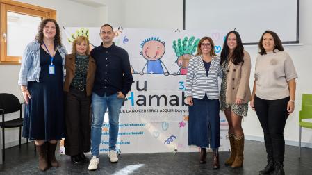 De izda a dcha: Lourdes Álvarez, Adoración Callejo, Ramón Fernández de Bobadilla, Edurne Otero, Loinaz Guiridi y Patricia Díez Lecumberri, el sábado en Sarriguren.
