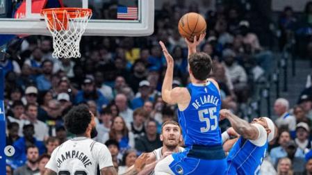 De Larrea entra a canasta en el partido ante los Spurs