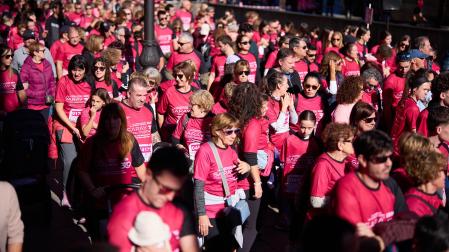 Fotos de la Carrera Solidaria contra el Cáncer de Mama organizada por Saray este domingo, 25 de octubre, en Pamplona