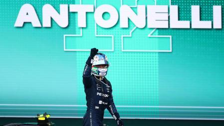 El italiano Kimi Antonelli celebra su triunfo en el Gran Premio de Estados Unidos de Fórmula Uno