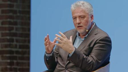 Álex Rovira, durante la charla
