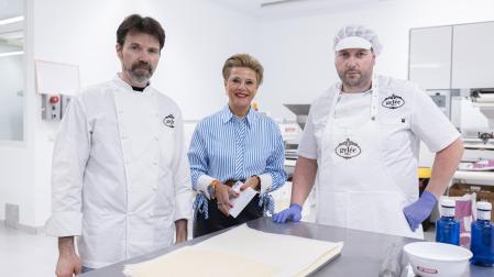 Miguel Zabaleta, Chus Goñi y Javier Zabaleta, en el nuevo obrador de Gelée en Barbatain