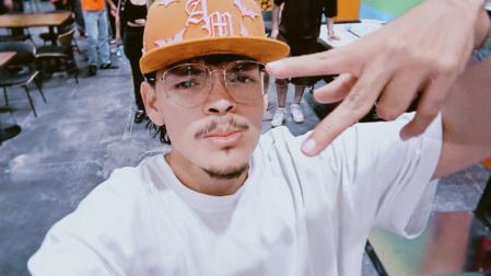 El streamer salvadoreño Carlos Mauricio Gómez, conocido por el nombre de Komanche