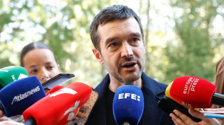 El ministro de Derechos Sociales, Consumo y Agenda 2030, Pablo Bustinduy, ofrece declaraciones a los medios