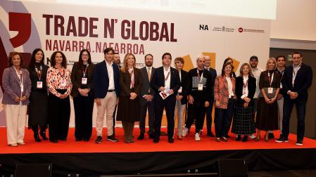 Foto de familia de los participantes en la jornada Trade N’ Global 2026